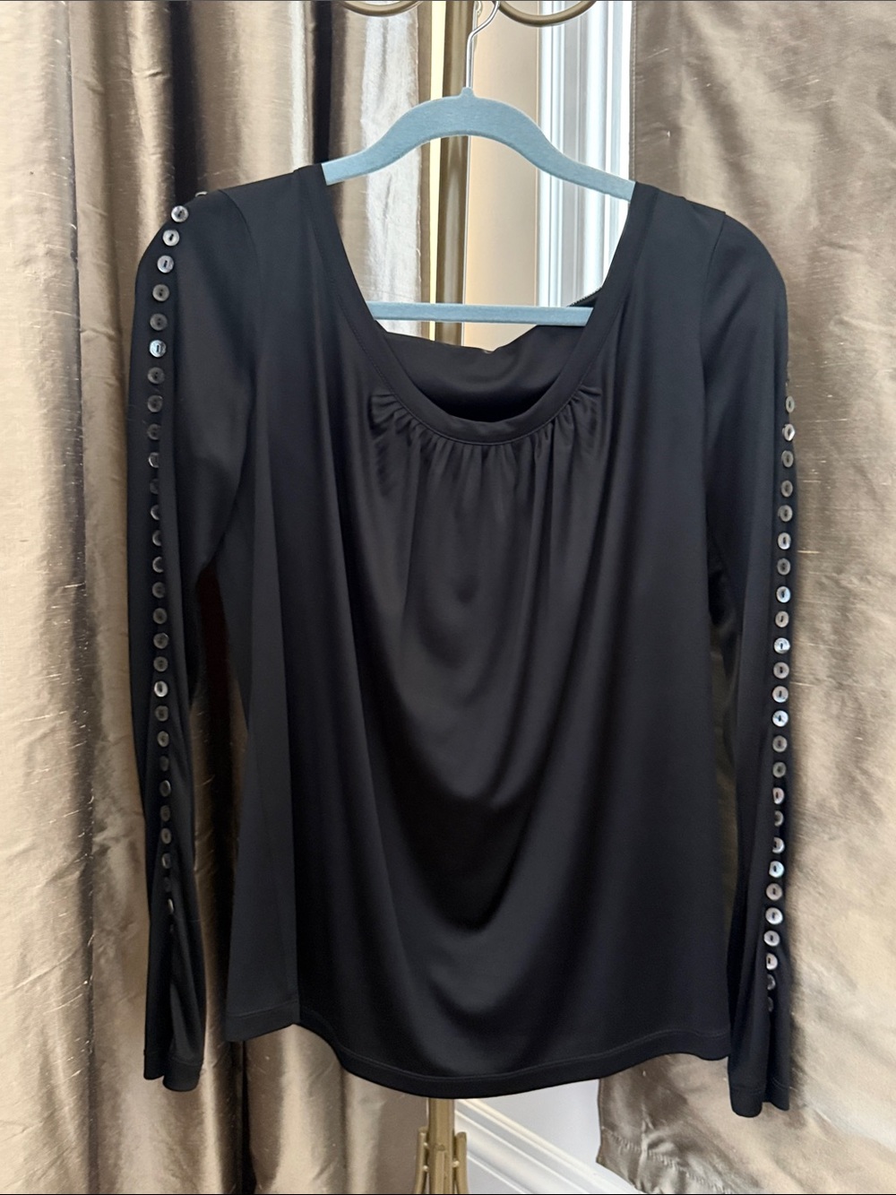 Vintage D&G black Long-Sleeve Scoop Neck Top with Grommet Detail sz 30/44